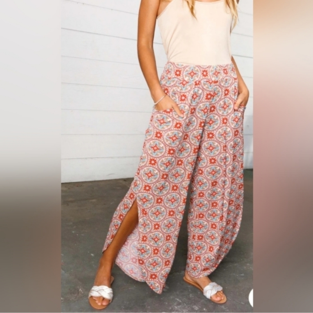 And The Why Taupe Multi Color Design Print Slit Side Pull On Pants Size S EUC
